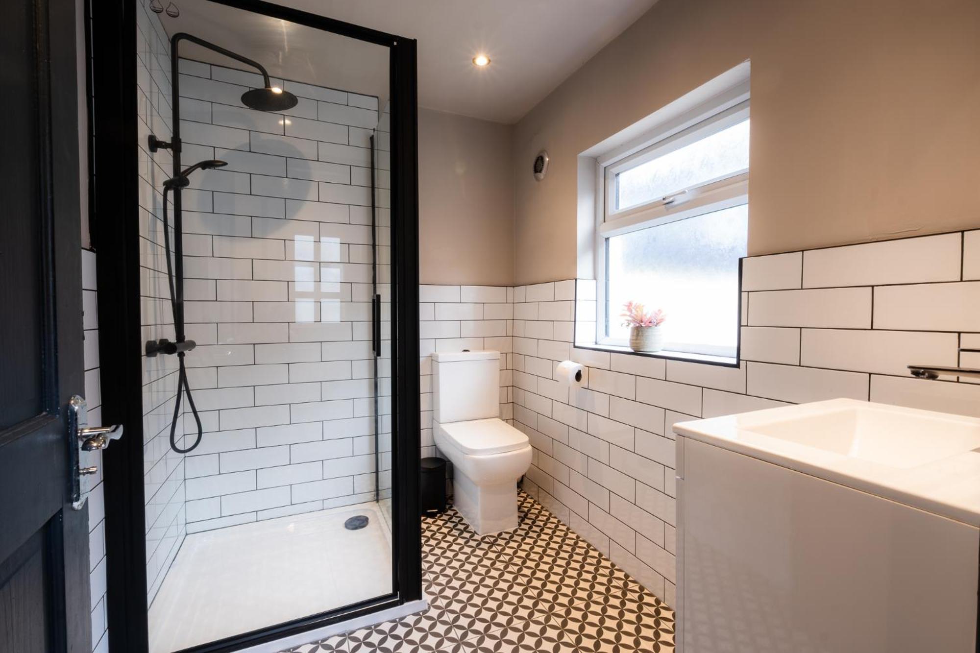 Entire Modern House Liverpool, 6 Bedrooms Exteriér fotografie